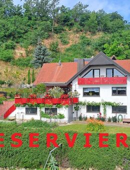 Großes Anwesen mit traumhaftem Ausblick und vielfältiger Nutzungsmöglickeit - Bötzingen
