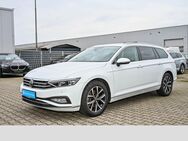 VW Passat Variant, 2.0 TDI Elegance Pro, Jahr 2022 - Duisburg