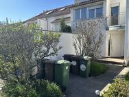 Attraktives Reihenhaus mit 5,5 Zimmer, Garten, 2 Terrassen und 2 Balkone, Garage - Stuttgart