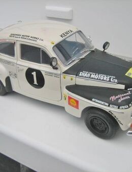 Revell-2 x -Volvo PV 544 in 1:18 Das Rally Modell sehr gut der schwarze ohne Stoßstange (vorne ) - Meckenheim