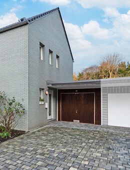 PHI AACHEN - Gemütliches Wohndomizil mit Garage und Balkon auf großem Grund in Aachen! - Aachen