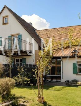 Fast wie eine Doppelhaushälfte: 3,5-Zimmer-Wohnung mit uneinsehbarem Privatgarten - Ebensfeld