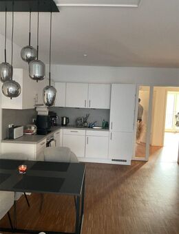 Moderne 4-Zimmerwohnung mit offener Einbauküche - Lüneburg