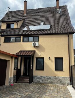 SANIERTES ZWEIFAMILIENHAUS IN 72186 EMFINGEN DIRECT AN DER AUTOBAHN OHNE PROVISION - Empfingen