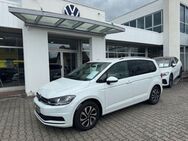 VW Touran, 2.0 TDI Active, Jahr 2021 - Pasewalk