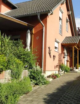 Ihre Zukunft in Gailingen: Einfamilienhaus mit ELW - Gailingen (Rhein)