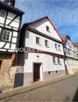 Modernisiertes Fachwerkhaus mit zwei Wohneinheiten in Gelnhausens Altstadt - Gelnhausen