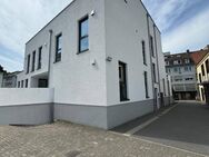Zentral gelegene Zwei-Zimmer Wohnung mit Einbauküche und Balkon nahe Bahnhof - Bremen
