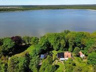 Idyllisches Kleinod mitten im Naturpark am See - Traumhaftes Parkanwesen mit Einfamilien- & Gästehaus, exklusiver Ausstattung, eigenem Seezugang und B - Neu Poserin