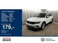 VW Tiguan, Move 1, Jahr 2023 - Passau