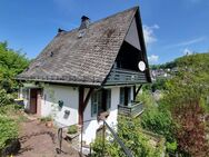 Romantisches Einfamilienhaus mit Garage in ruhiger Wohnlage und Blick auf die Burg Altena - Altena