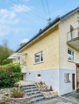 Sigmaringen: Charmantes Einfamilienhaus mit Weitblick auf großem Grundstück - Sigmaringen