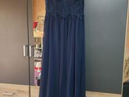 ABENDKLEID - Limburg (Lahn)