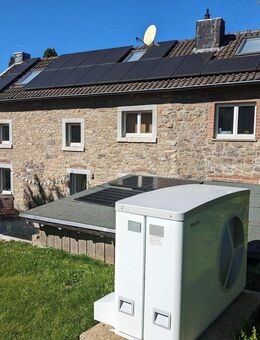 Modernisiertes Landhaus in Venwegen - Wärmepumpe, PV & 3.200 m² Streuobstwiese am Waldrand - Stolberg (Rheinland, Kupferstadt)