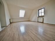 Renovierungsbedürftige 2-Zimmer DG Wohnung im Zentrum von Au i.d. Hallertau - Au (Hallertau)
