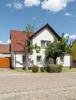 Ensemble aus Einfamilienhaus und Einliegerwohnung in ruhiger Lage - mit Innenhof, Garten und viel Nutzfläche - Wusterwitz