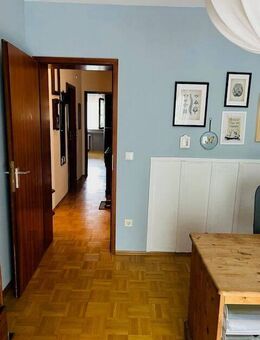 Attraktive 4-Zimmer-Wohnung mit 2 Balkonen in ruhiger Lage von Friedrichsdorf - Friedrichsdorf