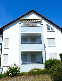 Charmante 3-Zimmer-Wohnung mit Terrasse in zentralem, begehrtem, gewachsenem Wohngebiet in Winnenden - Winnenden