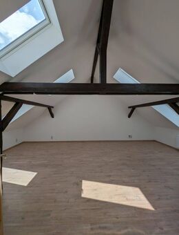 renovierte 2-Zimmer-Dachgeschosswohnung in ruhiger Stadtlage - Apolda