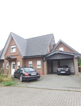 Großzügiges Einfamilienhaus mit Garten + Garage + extra Stellplätze für PKWs oder Wohnmobile in Löningen - Löningen
