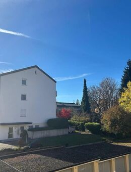 Selten: 5-Zimmer-Wohnung in Bad Schachen mit 2 Bädern, Balkon & Einzelgarage - Bodolz