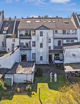 ideale Kapitalanlage: gepflegtes 6 Familienhaus mit Balkonen und Garten in Moers - Moers
