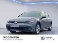 VW Golf, 1.0 TSI VIII LIFE, Jahr 2022 - Salzkotten