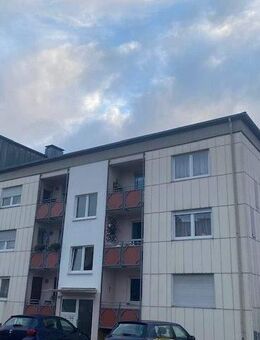 Frei! Neu renovierte 1-Zimmer-Wohnung (Nichtraucherwohnung) im 1.OG mit Balkon in 90547 Stein bei Nürnberg - Stein (Bayern)