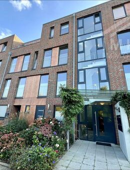 Individuelle Penthousewohnung mit Dachterrasse am Klein Flottbeker Bahnhof - Hamburg