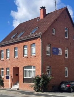 Wohnen & Arbeiten vereint - Großes Einfamilienhaus mit flexibler Nutzfläche in bester Lage - Emmerthal