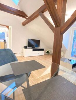 Möblierte Fachwerkwohnung mit 3x Minibalkon liebevoll eingerichtet - Esslingen (Neckar)