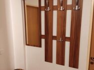 Garderobe Nussbaumfurnier - Grevenbroich