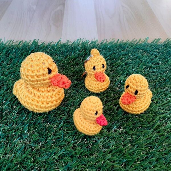 Quietscheente, Quietscheentchen, Ente gehäkelt, Handarbeit, Wunschfarbe - Koblenz
