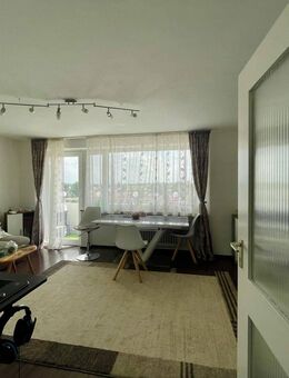 Helle 3-Zimmer-Wohnung mit Balkon und schönem Ausblick - Neuburg (Donau)