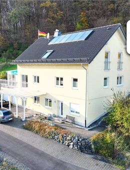 SCHADE IMMOBILIEN - Modernes Zwei-Dreifamilienhaus in ruhiger Wohngegend zu verkaufen! - Plettenberg