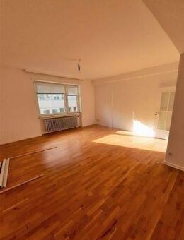 Stadtmitte - großzügig geschnittene, helle 3 Zi. Wohnung - Düsseldorf