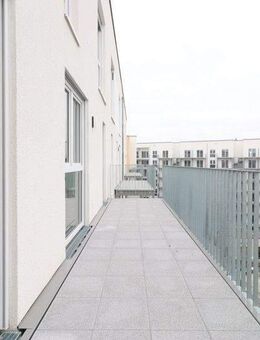 Lichtdurchflutete Familienwohnung mit Balkon und luxuriöser Ausstattung zum Wohlfühlen - Frankfurt (Main)