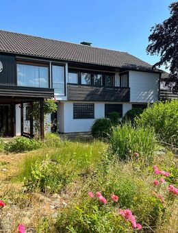 Freistehendes Einfamilienhaus in Idyllischer Lage mit Praxis/ELW - Burgkunstadt