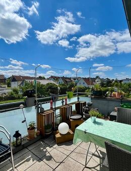 Dachgeschoss-Oase: Sonnige Wohnung mit Terrasse in Tsst.-Wehen - Taunusstein