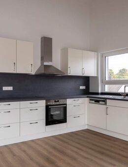Neubau - Erstbezug - 4-Zimmer Dachgeschoss mit 2 x Tiefgargenstellplatz in Lörrach - Wohnung Nr. 8 - Lörrach