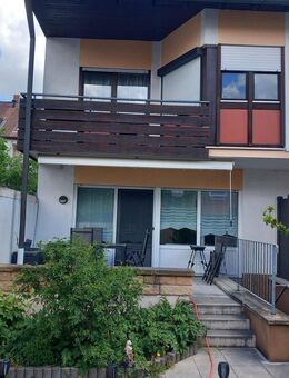 Schöne Doppelhaushälfte in Roth - Roth (Bayern)