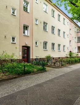 vermietete 2-Zimmer-Wohnung mit Balkon und guter Rendite - Berlin