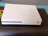 Biete hier eine X box one - Bad Oldesloe Zentrum
