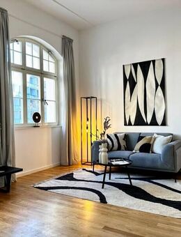 Historischer Charme trifft auf moderne Eleganz: 2-Raum-Wohnung mit Einbauküche und Balkon - Halle (Saale)