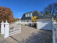Stilvolle Villa mit großem Garten und Garage in Hamburg-Volksdorf - Hamburg