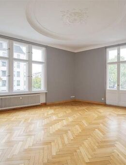 Ein Stuckaltbau erfindet sich neu: renovierte Altbauwohnung mit Balkon - Berlin