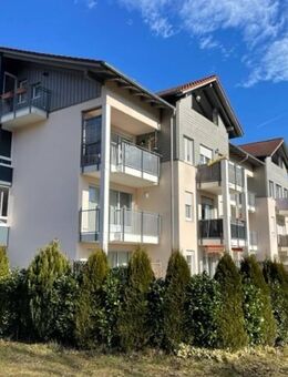 Charmante, lichtdurchflutete 2-Zi.-DG-Wohnung mit 2 Balkone am Waldrand - Haag (Oberbayern)