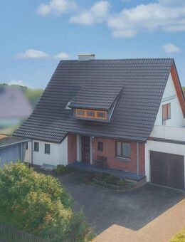 Energetisch renoviert & viel Platz: Zweifamilienhaus mit Garagen & Pool in Brönninghausen - Bielefeld