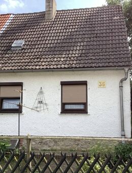 Kleine DHH, sanierungsbedürftig mit großem Grundstück - Gröningen