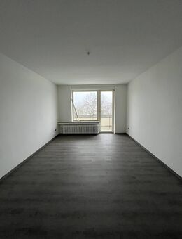 Elgersh., 2 ZKB Wohnung mit Balkon, neu saniert /Erdgeschoß - Schauenburg